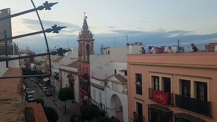 Triana celebra el Viernes Santo con 'el novio de la Muerte' de la Legión