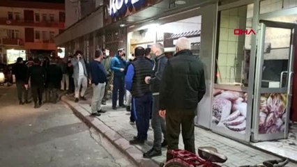 Sakarya'da vatandaşlar fırın ve marketlere akın etti