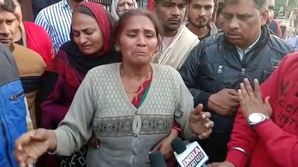 VIDEO: दरोगा की दबंगई से परेशान खुद को आग लगाने वाले टेंपो चालक की मौत, अगले महीने थी शादी