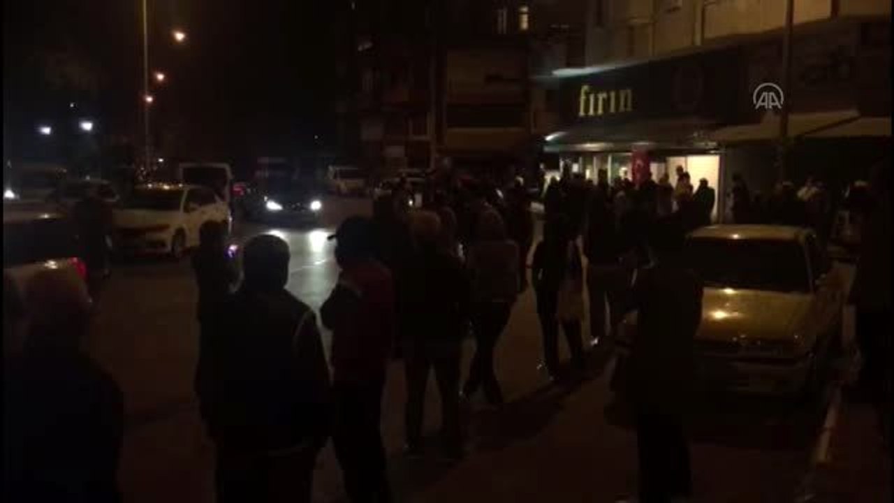 Sokağa çıkma yasağı öncesinde yoğunluk yaşandı