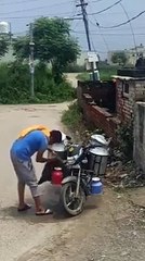देखें LIVE VIDEO खुलासा: रतलाम में पी रहे मिलावटी दूध