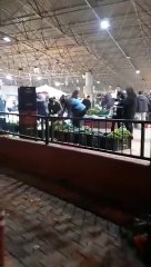 Sürpriz sokağa çıkma yasağı sonrası İzmir'de gece pazarı kuruldu