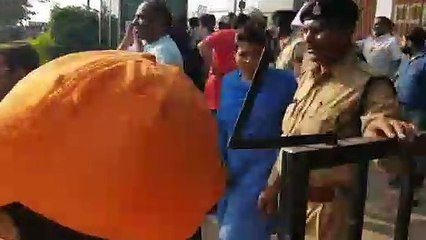 राजनांदगांव टोल प्लाजा में जमकर हंगामा, भीड़ ने किया तोडफ़ोड़, टीआई घायल