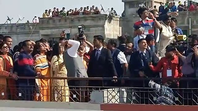 Gujarat: Uttaryan पर अहमदाबाद में CM Rupani ने उड़ाई पतंग