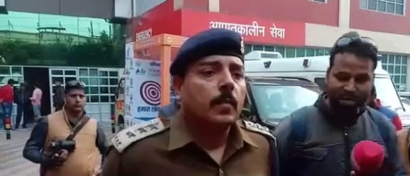 दरोगा ने अवैध वसूली के लिए सरेआम जड़े थप्पड़ तो युवक ने खुद को लगाई आग, गंभीर हालत में दिल्ली रेफ