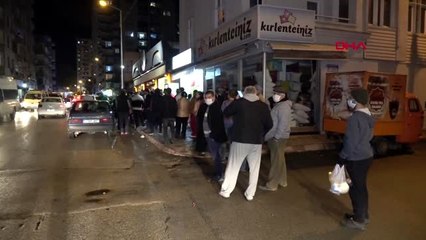 Yasağın ardından fırınlar ve marketlere akın ettiler