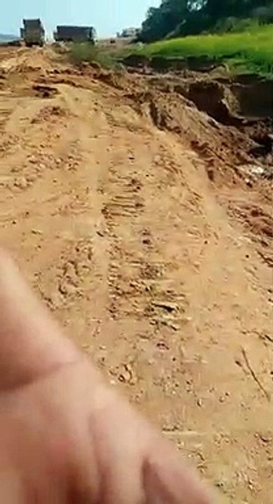छिटपुट कार्रवाई कर रहा प्रशासन, परेई रेत खदान प...