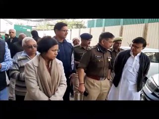 गौरव हत्याकांड में परिवार से मिलने पहुंचे कमिश्नर और