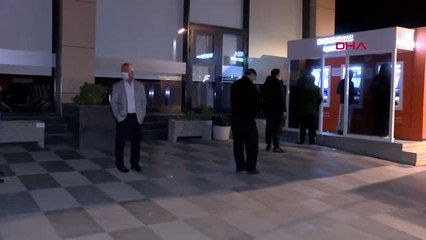 ANKARA Sokağa çıkma yasağı sonrası vatandaşlar Ankara'da doğalgaz almak için kuyruk oluşturdu