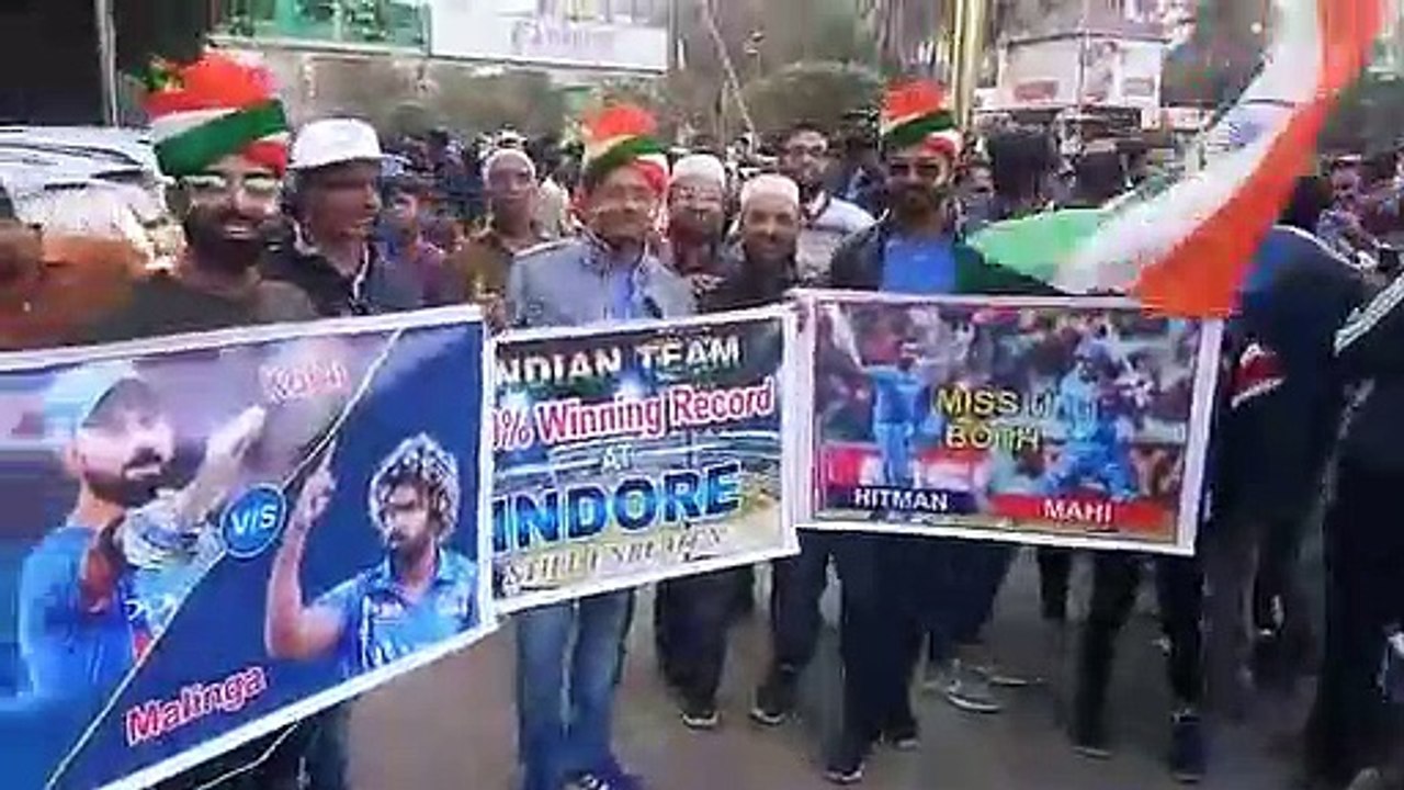 स्टेडियम पहुंची भारत-श्रीलंका की टीम, दर्शकों में गजब का उत्साह, नाचते-गाते आ रहे मैच देखने