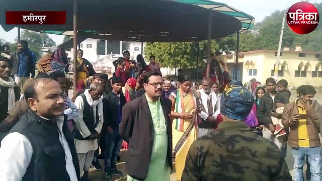 हत्या के खुलासे को लेकर परिजनों ने एसडीएम व सीओ को दिया ज्ञापन