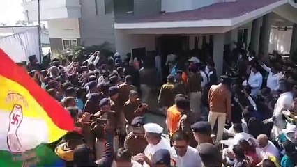 74 वर्ष की आयु में भी सिर्फ ढाई घंटे करते हैं विश्राम, सोते हैं लकड़ी के तखत पर