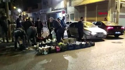 Yasağı duyan ilçe halkı manav, market ve fırınlara akın etti