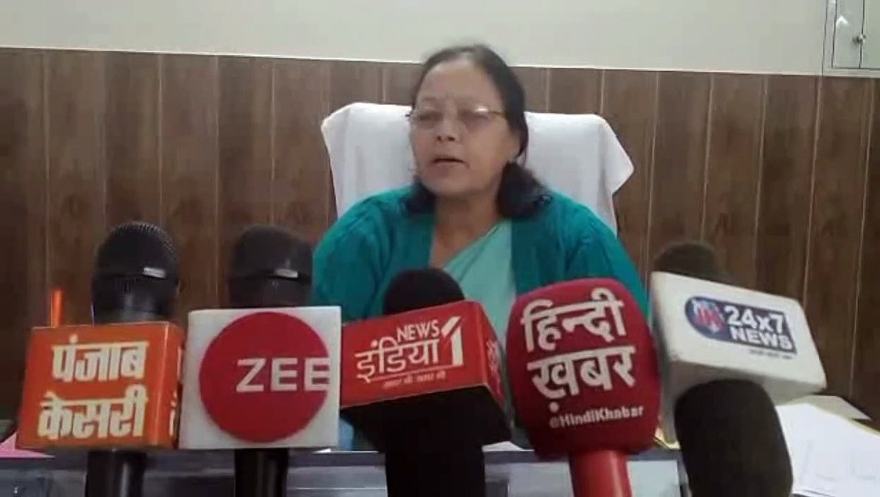 Hapur: CHC स्‍टाफ पर लगा झोलाछाप डॉक्‍टरों को सरकारी दवाएं बेचने का आरोप- देखें Video