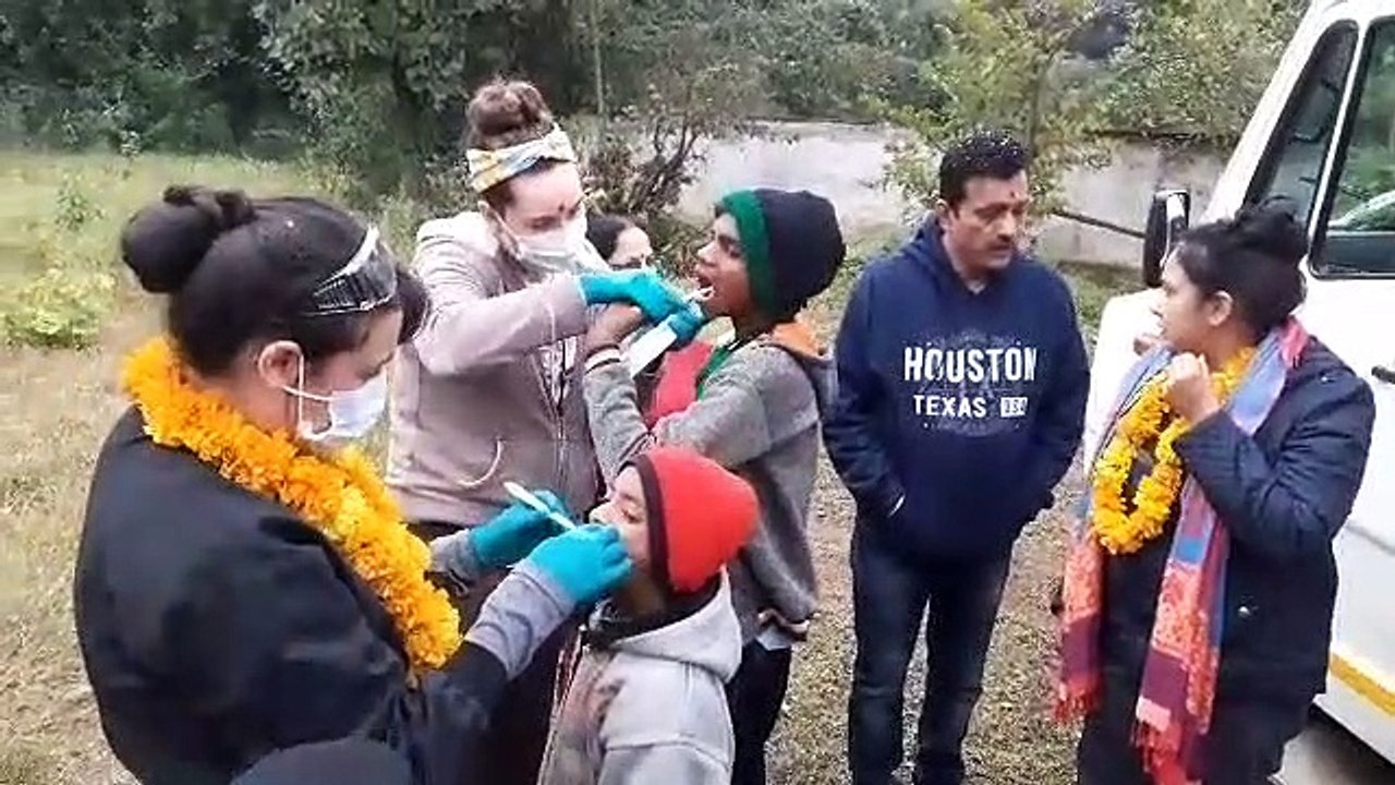 Seven foreign doctors arrived in Shahdol, examined tribal children, th