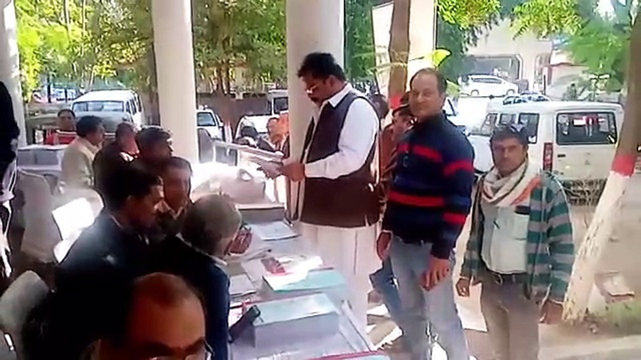 VIDEO : विस की टिकट मांगने वालों सहित 10 लोगों ने जिपं सदस्य बनने खरीदा नामांकन पत्र