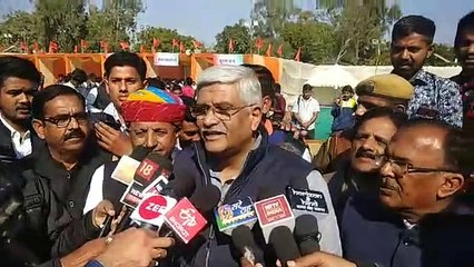 बच्चों की मौत पर ध्यान दें गहलोत, छोड़ें फिजूल के मुद्दे