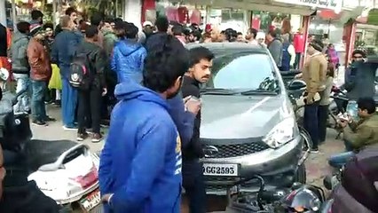 Cement factory officer trampled cars, watch video