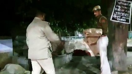 jodhpur police distributed warm clothes to stray people