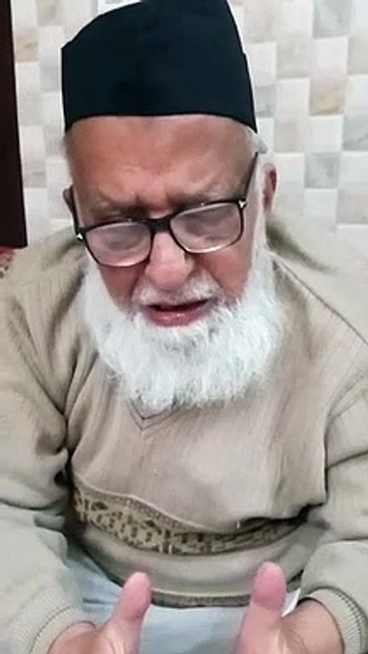 CAA: मेरठ में पुलिस का फ्लैग मार्च, धर्मगुरुओं ने की शांति बनाए रखने की अपील, देखें वीडियो