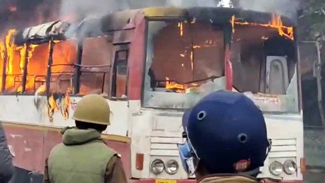 CAA और NRC को लेकर संभल में स्थिति नियंत्रण में, डीएम बोले बस में आग लगाने वालों पर होगा कड़ा एक्शन