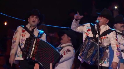 Los Huracanes del Norte con sus éxitos en Premios De La Radio 2019