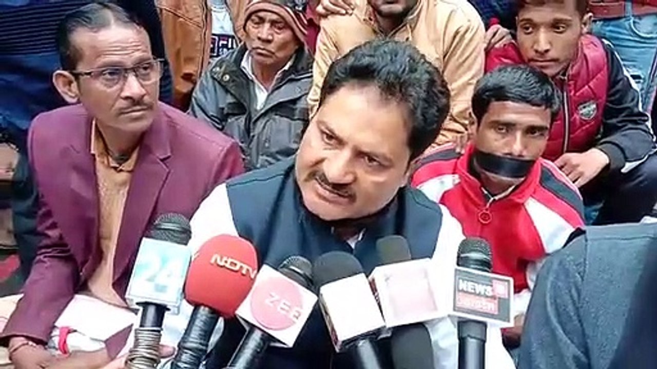 CAA के विरोध में प्रदर्शन कर रहे कांग्रेस नेता...