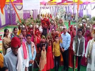 भागवत कथा के दौरान निकाली कलशयात्रा