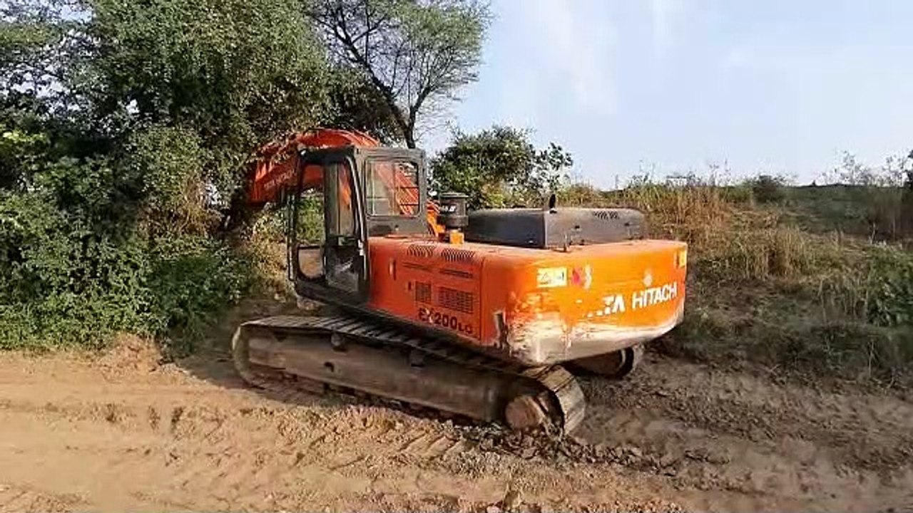 खनिज विभाग ने जब्त की जेसीबी और पोकलेन मशीन, अवैध रेत उत्खनन करने वालों पर कार्रवाई