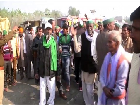 गन्ना समर्थन मूल्य न बढ़ने से भड़के किसान, हाइवे जाम कर दी प्रदेश सरकार को बड़े आन्दोलन की चेतावनी