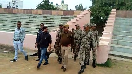 Security: अचानक हथियार लेकर पहुंचे कमांडो, लोगों के उड़ गए होश