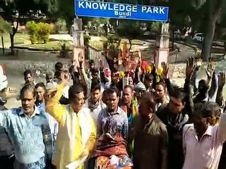 गांव लौटते समय रोडवेज बस में बीस वर्षीय दलित विवाहिता की मौत, डॉक्टर पर प्रकरण दर्ज