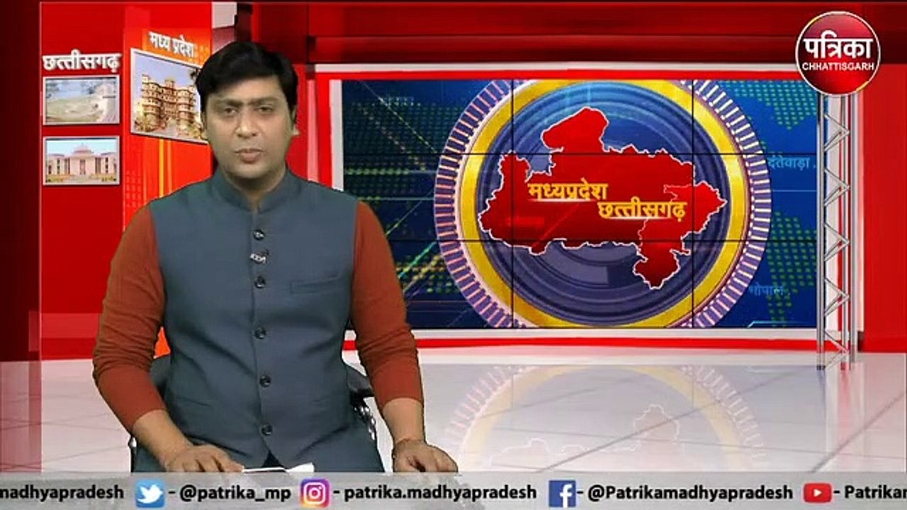 नाली के ऊपर धरने पर बैठे पार्षद, वीडियो में जान...