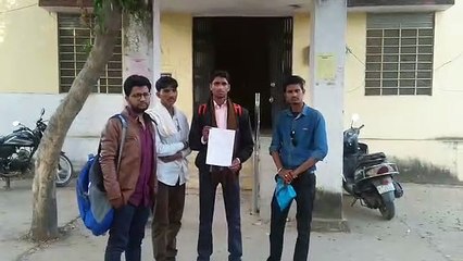 बेरोजगारी भत्ते के लिए युवा काट रहे चक्कर