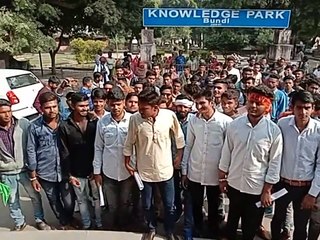 जिला कलक्ट्रेट पर प्रदर्शन कर सौंपा ज्ञापन