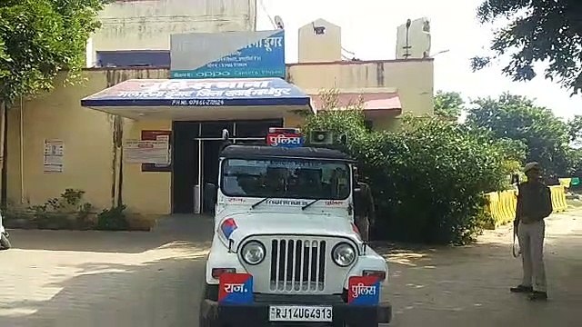 तीन मकानों में चोरी, लाखों रुपए नकद व जेवरात पार