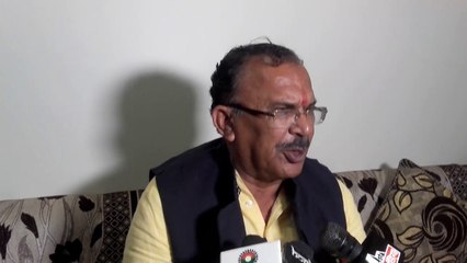 सरकारी स्कूलों में पाठ्यपुस्तकें उपलब्ध कराए सरकार