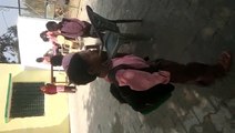 Sambhal: ठंड में बच्चों से धुलवाया जा रहा स्कूल का फर्श, वीडियो वायरल