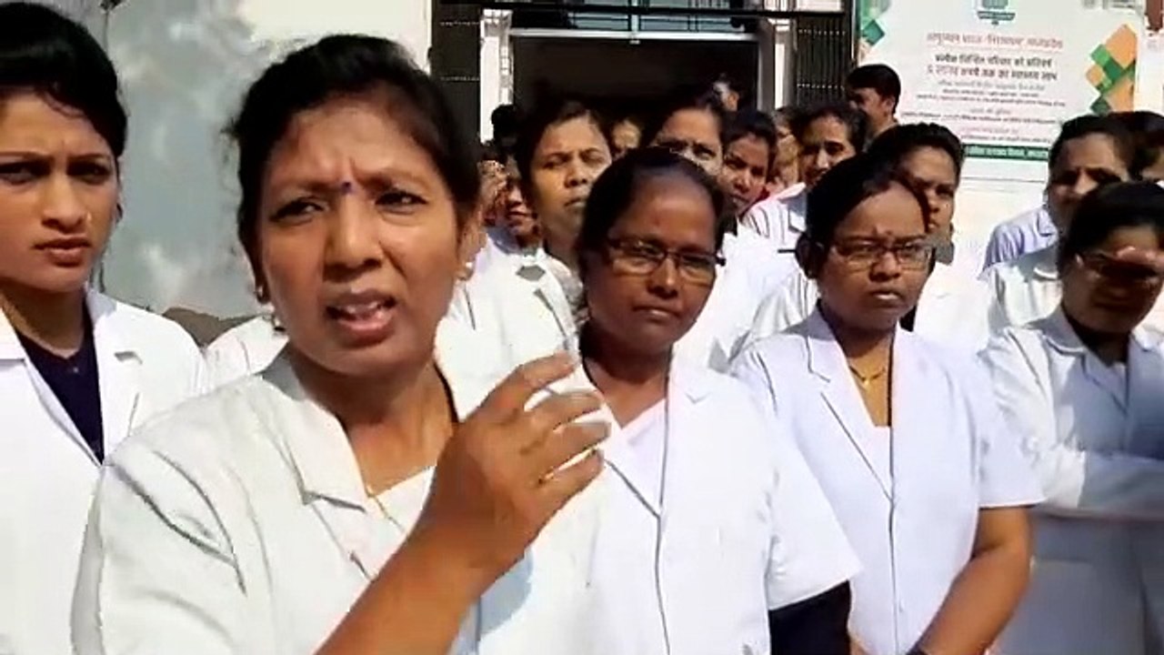 नर्स स्टाफ ने किया काम बंद