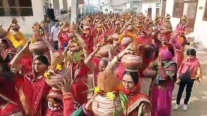 भव्य कलश एवं शोभायात्रा में गूंजे जयकारे...........