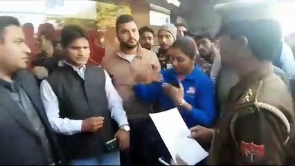 ‘Commando 3’ के विरोध में उतरे पहलवान, फिल्म पर रोक लगाने की मांग, देखें वीडियो