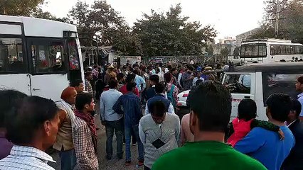 बस ने महिला शिक्षिका को कुचला, दर्दनाक मौत