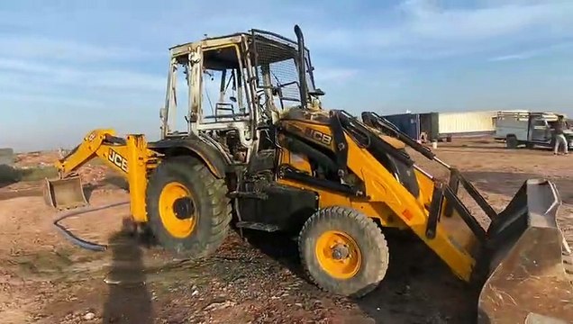उग्रास में निर्माणाधीन सोलर प्लांट पर बड़ा विवाद, कई वाहन फूंके मौके पर पहुंची पुलिस फलोदी. उपख