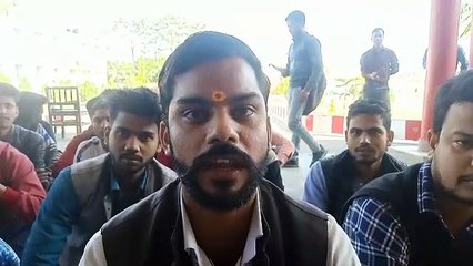 वसूली का आरोप लगाते हुए एबीवीपी कार्यकर्ताओ ने लोकमणि कॉलेज का किया घेराव