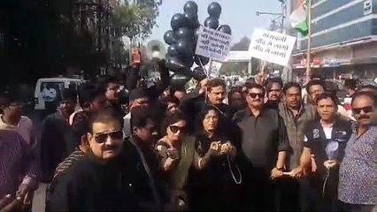 कांग्रेस नेताओं ने फोन कर करके बुलाए कार्यकर्ता