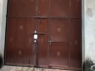 चिकित्सा एवं स्वास्थ्य विभाग की टीम ने देई में किया गुड़ का गोदाम सील