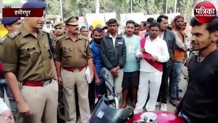 यातायात माह के आखरी दिन बंटे मुफ्त हेलमेट