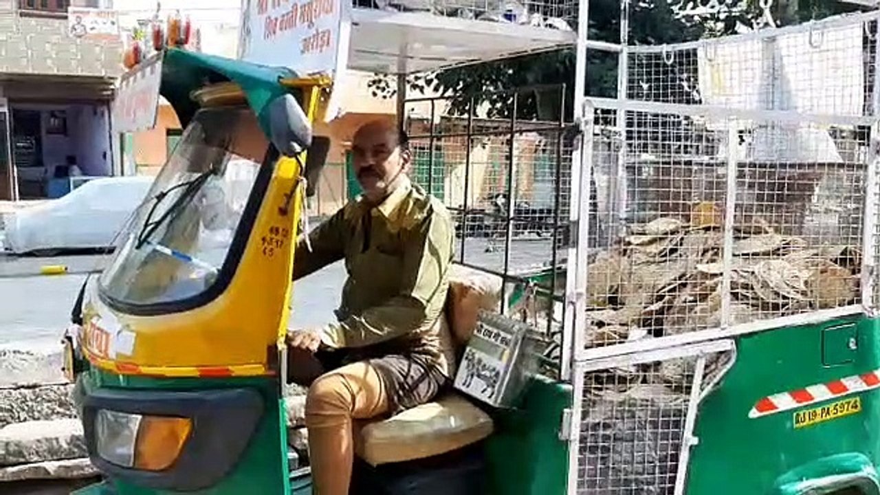 इनसे मिलिए... ये हर रोज गायों की रोटियां जुटाने...