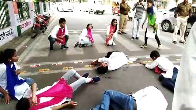 VIDEO: नुक्कड़ नाटक के जरिए दिया 'जल बचाओ' का संदेश