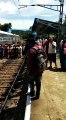 Video: भारत दर्शन के लिए गए 920 यात्री स्‍टेशन पर फंसे, ट्रेन में बुजर्ग यात्रियों को नहीं मिला पानी